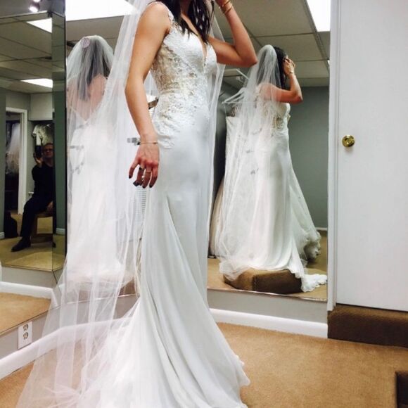 Sz 2 Wedding dress - Picture 16 of 16